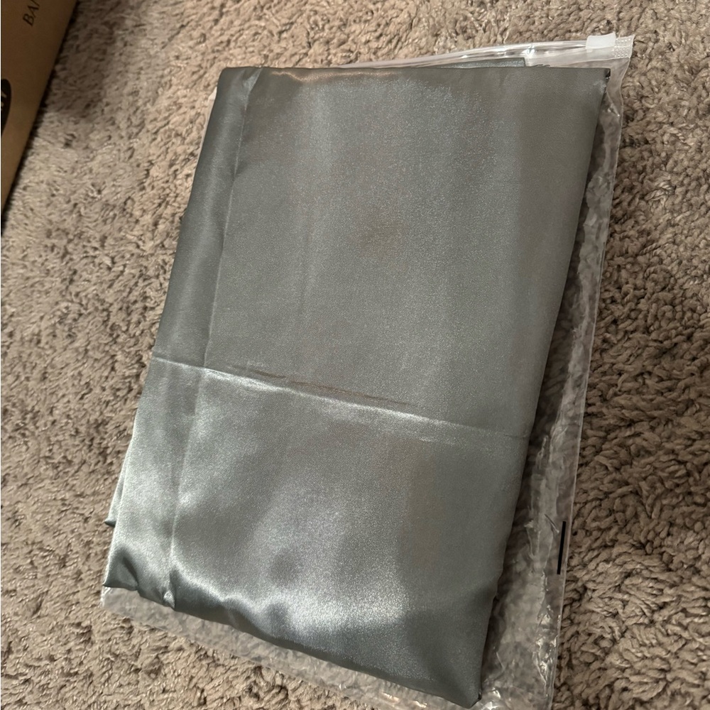 Elegant Silver Silk king size pillows brand new